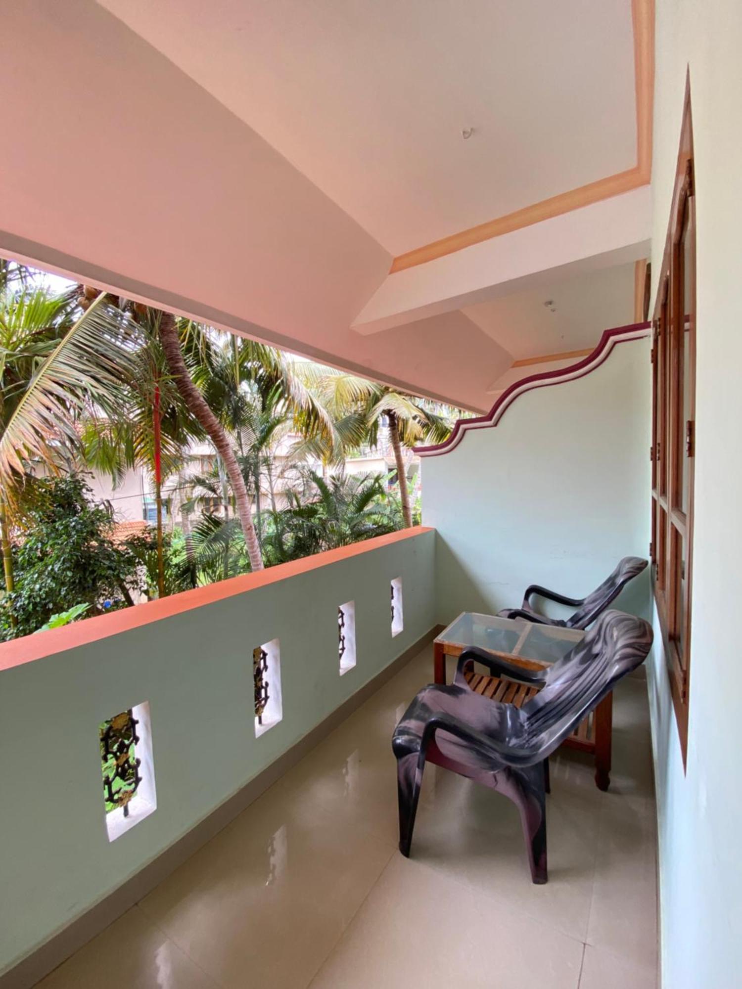Packbag Comfort Bed & Breakfast Kovalam Luaran gambar