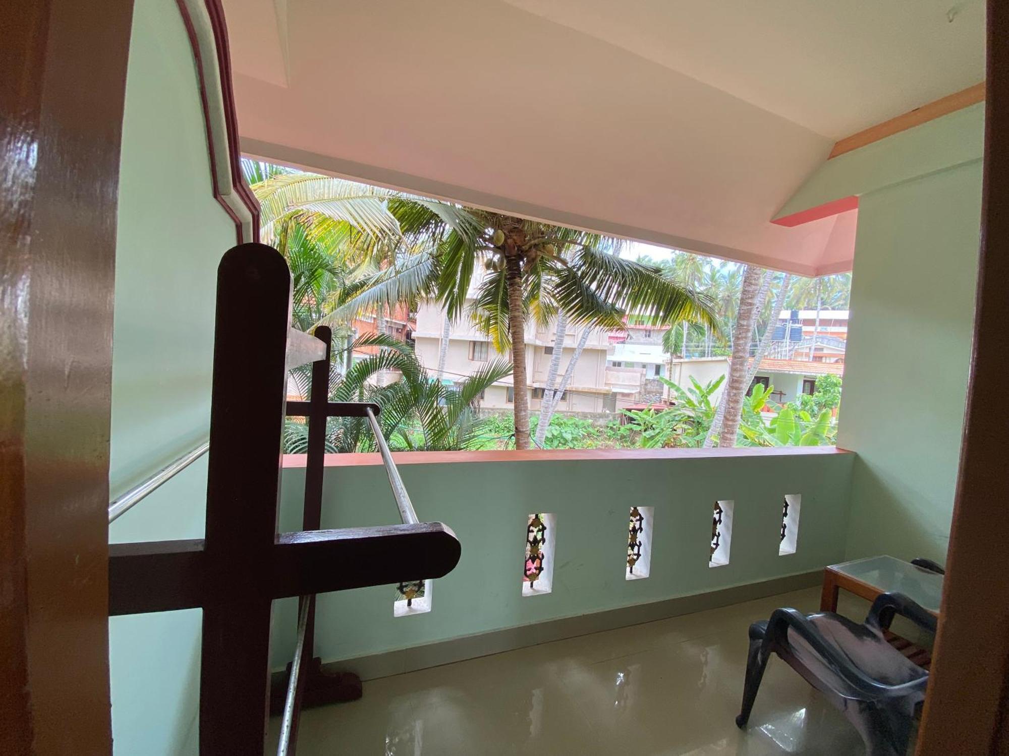 Packbag Comfort Bed & Breakfast Kovalam Luaran gambar
